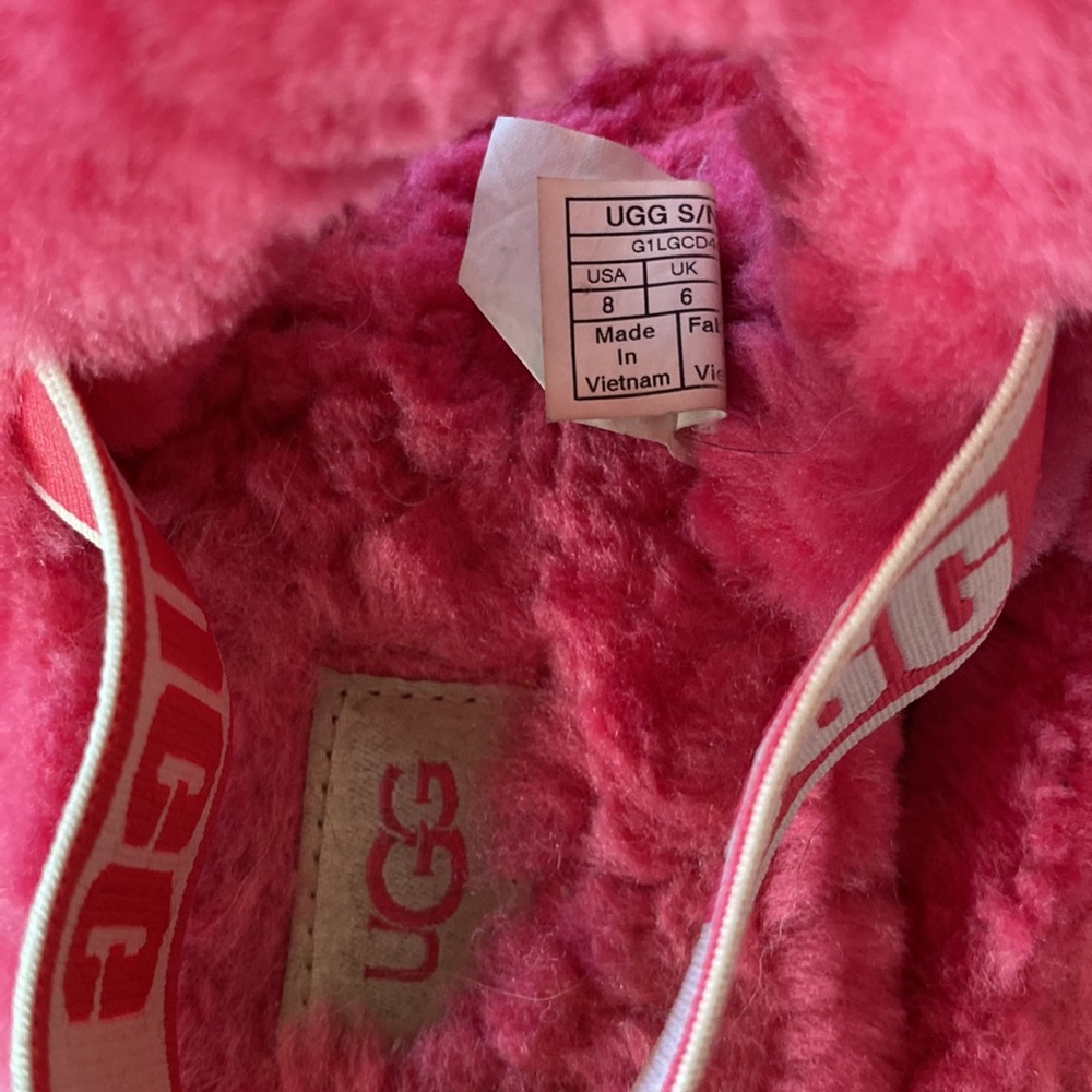 Pink ugg slides - Picture 2 of 3